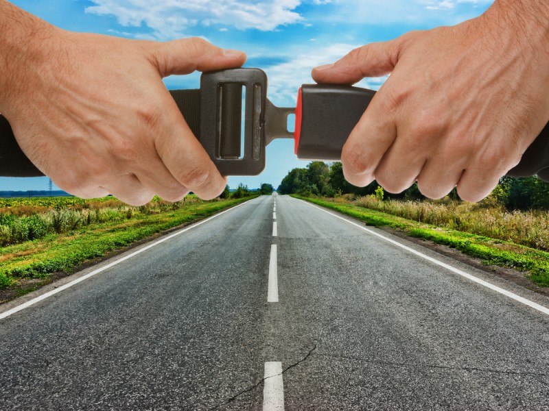 Covoiturage : la ceinture de sécurité en voiture est-elle obligatoire à l'arrière ?