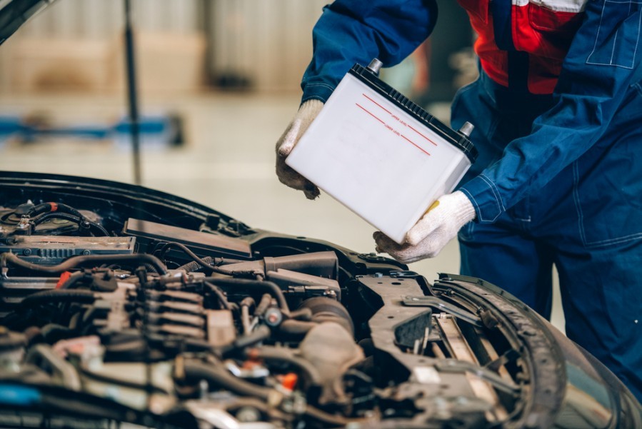 Quels sont les signes qui indiquent quand changer batterie voiture ?