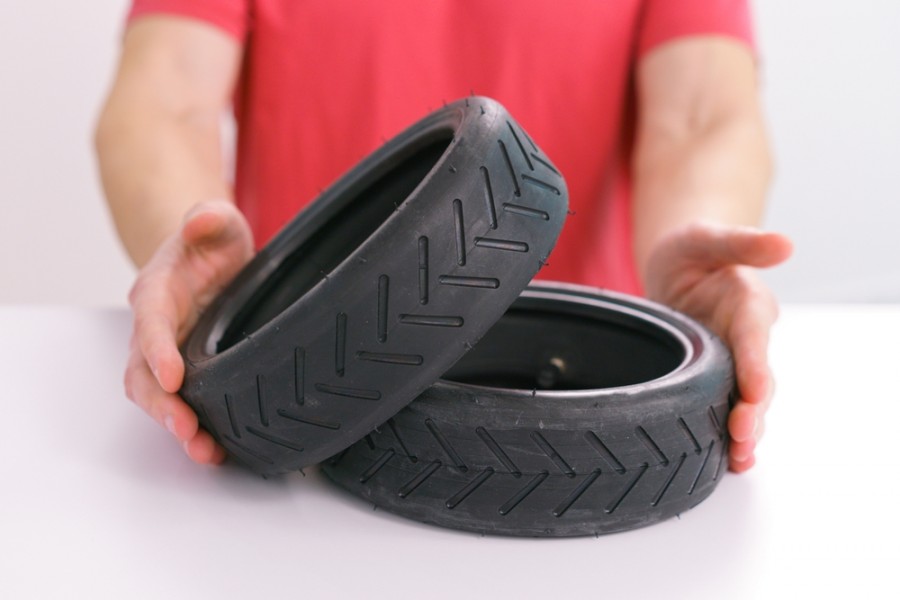 Quand changer pneu plein trottinette ?